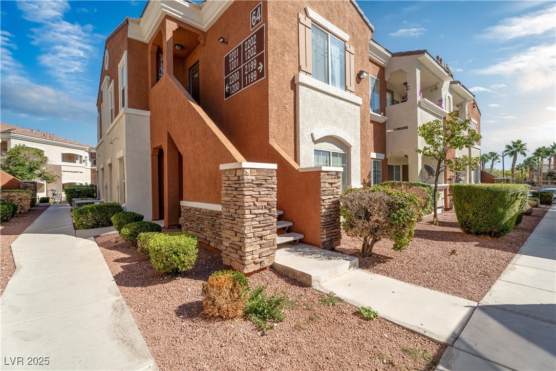 9303 Gilcrease Avenue 2201