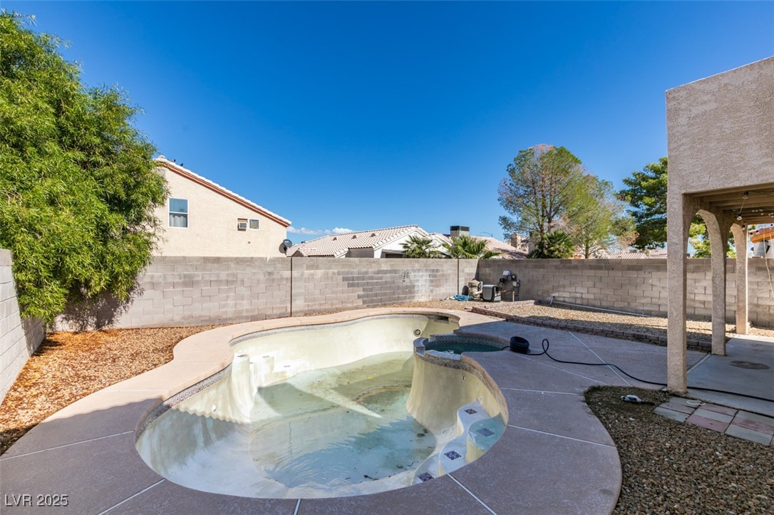 7424 Queen Palm Drive