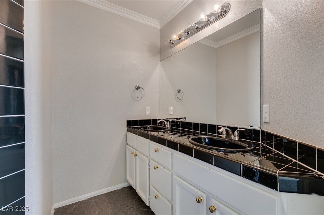 7424 Queen Palm Drive