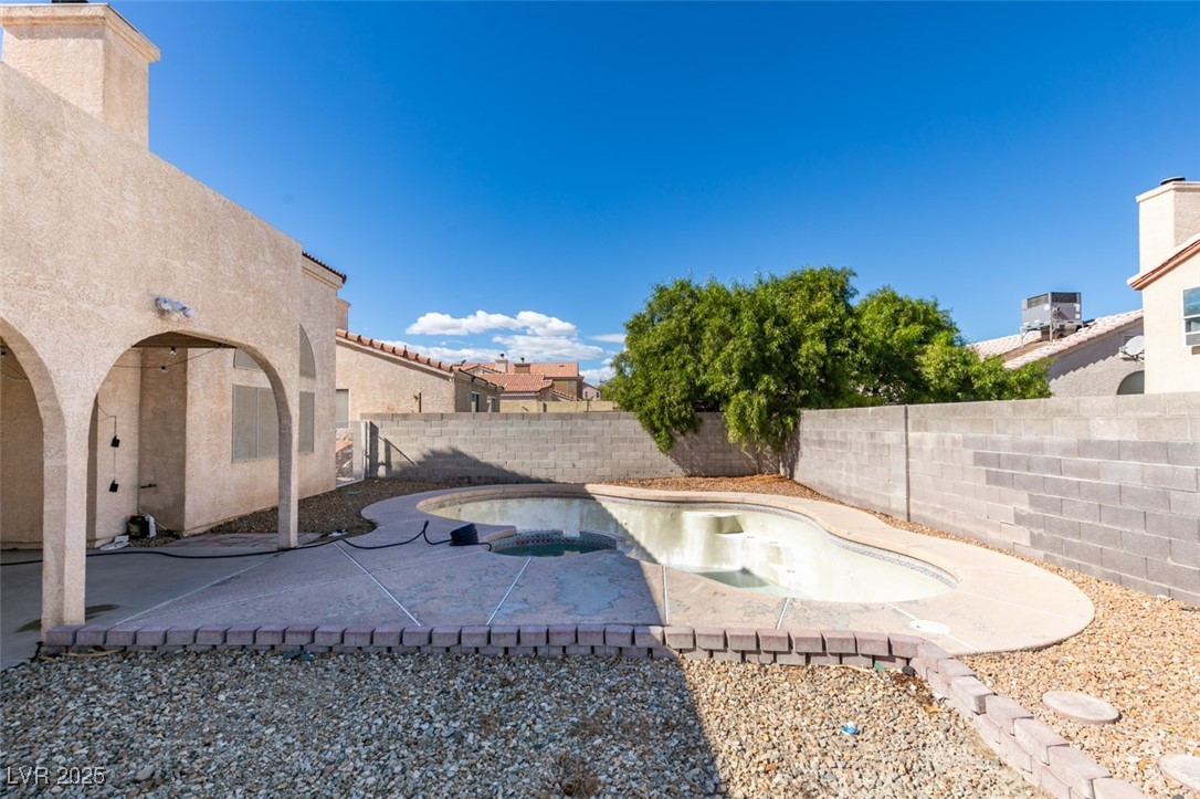 7424 Queen Palm Drive