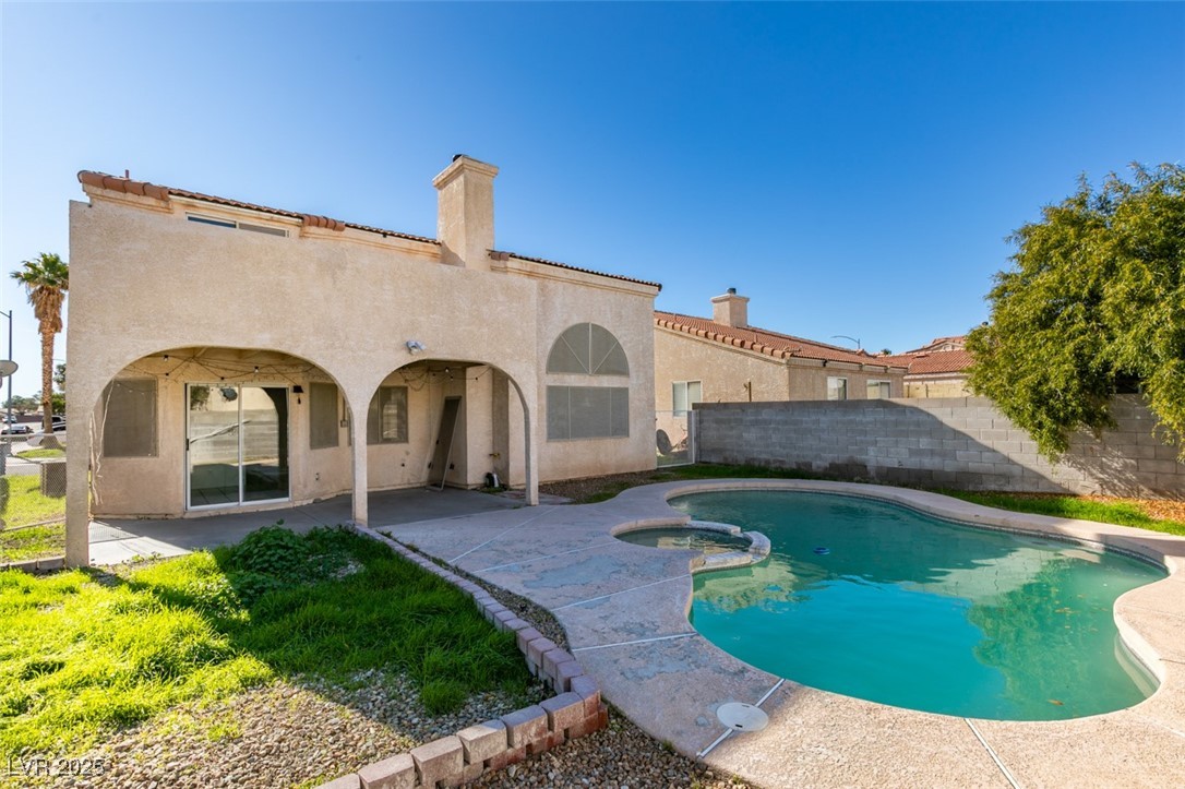 7424 Queen Palm Drive