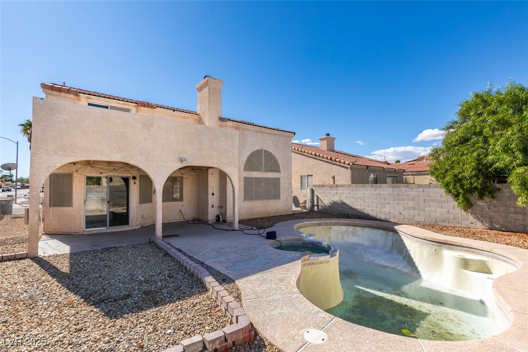 7424 Queen Palm Drive