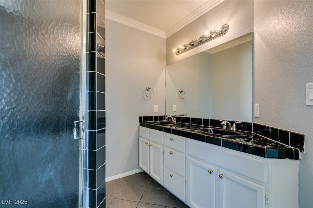 7424 Queen Palm Drive