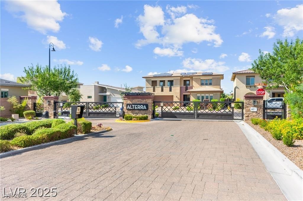 2580 Prairie Pine Street