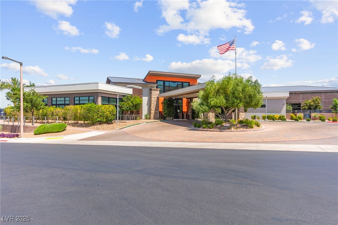 6810 Silver Crescent Street