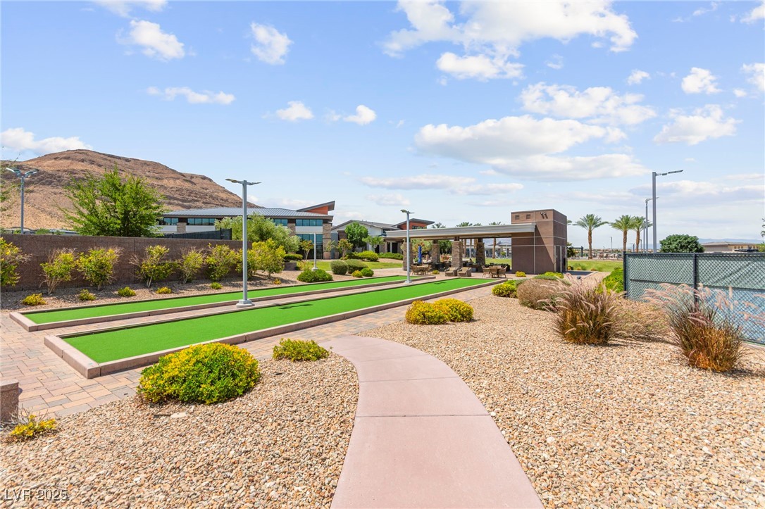 6810 Silver Crescent Street