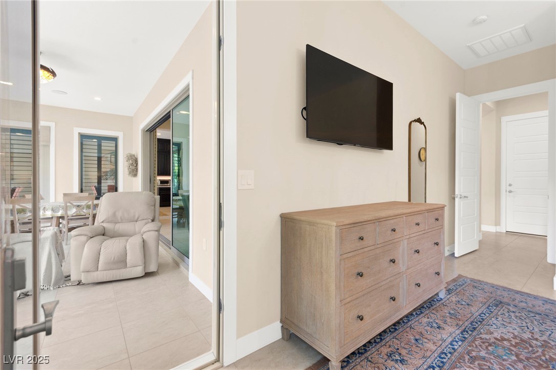 6810 Silver Crescent Street