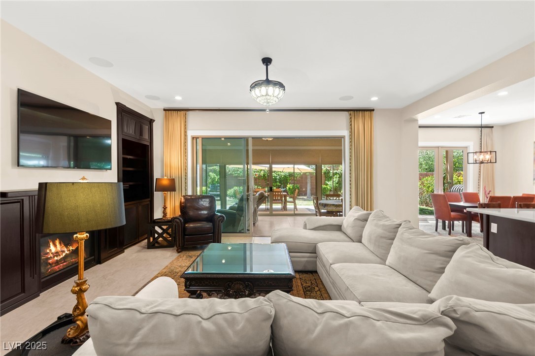 6810 Silver Crescent Street