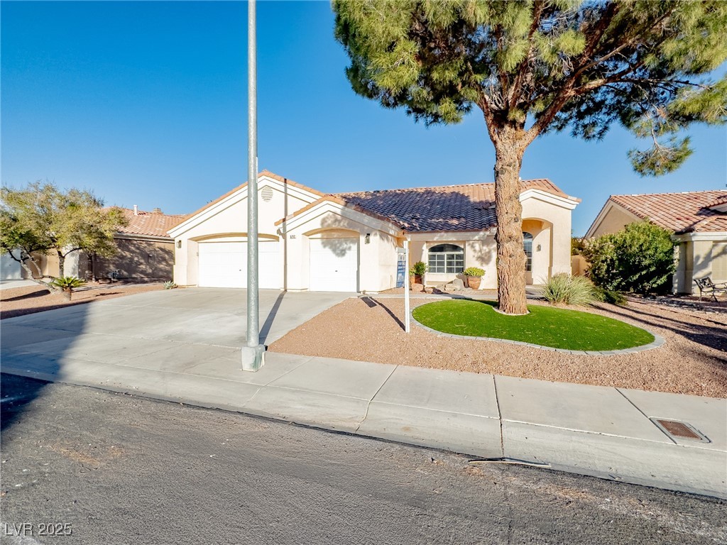5712 Windy Gorge Street