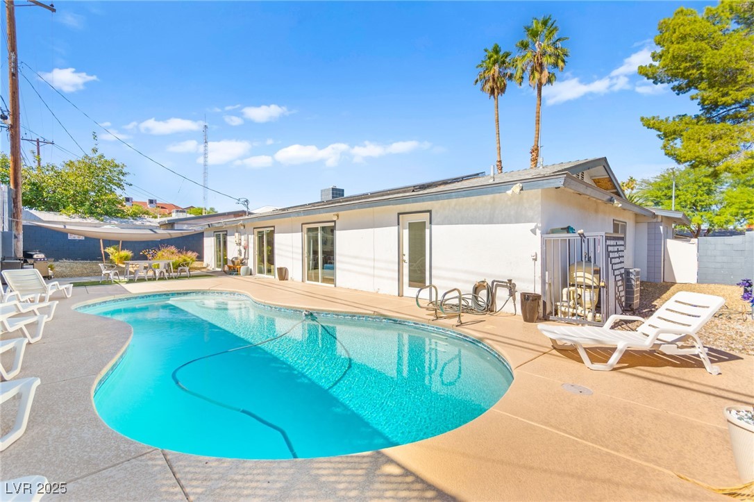 1531 Commanche Drive