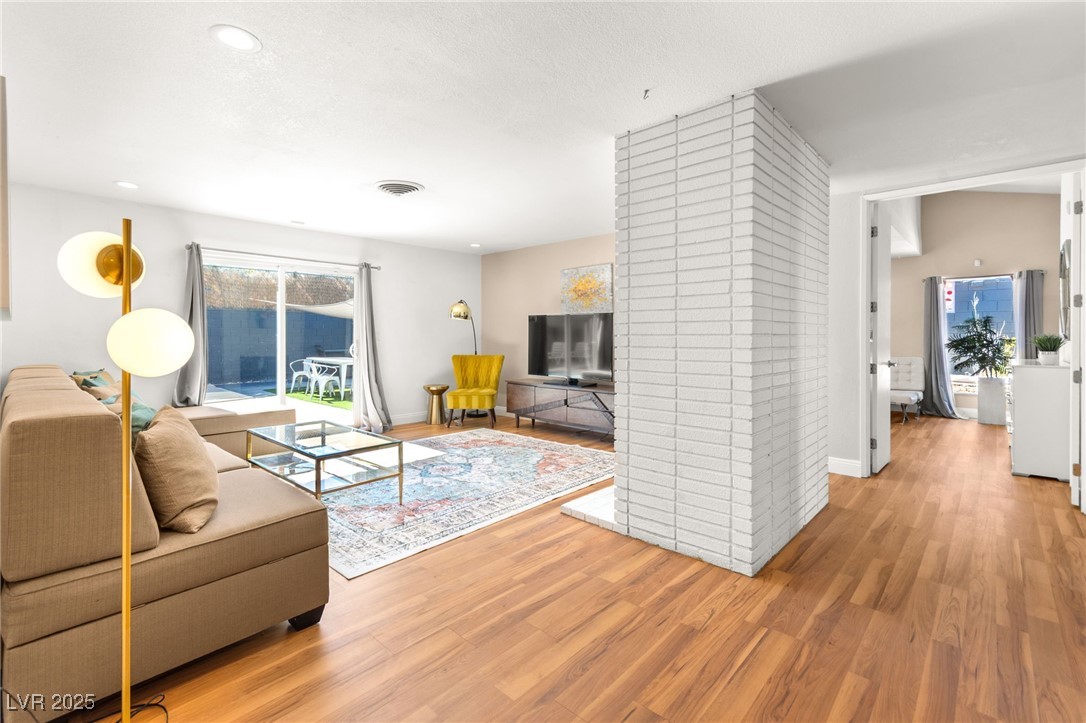 1531 Commanche Drive