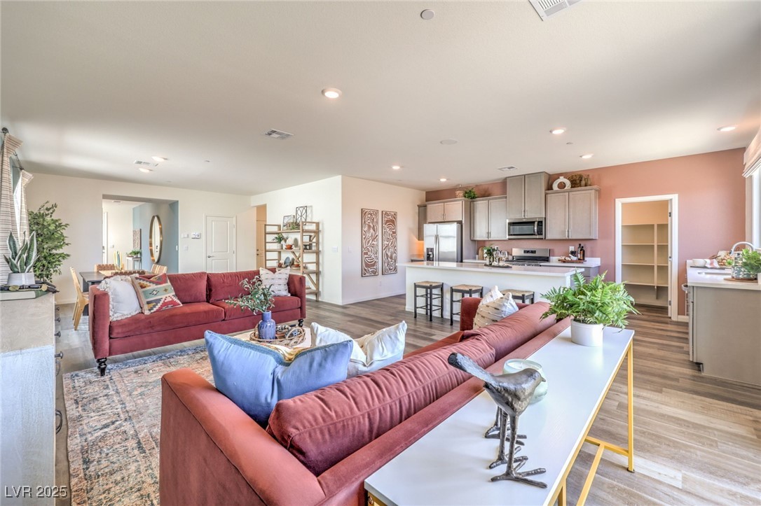 1016 PEACOCK PLUME Street Lot 705