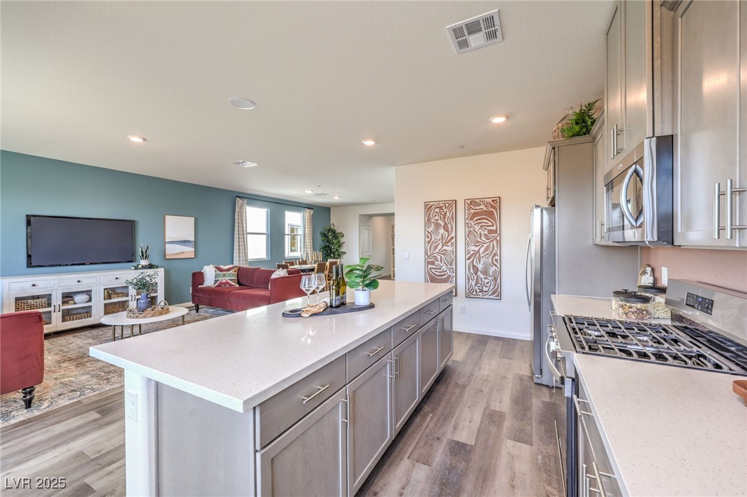 1016 PEACOCK PLUME Street Lot 705