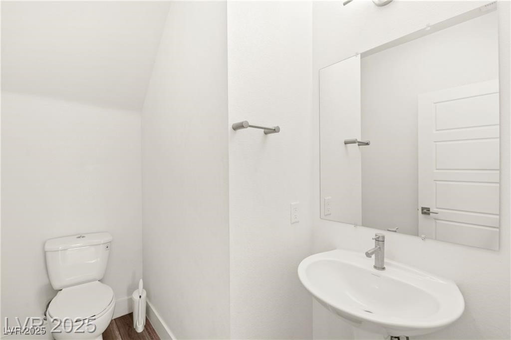 2860 Blue Key Court 2