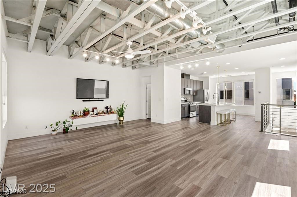 2860 Blue Key Court 2