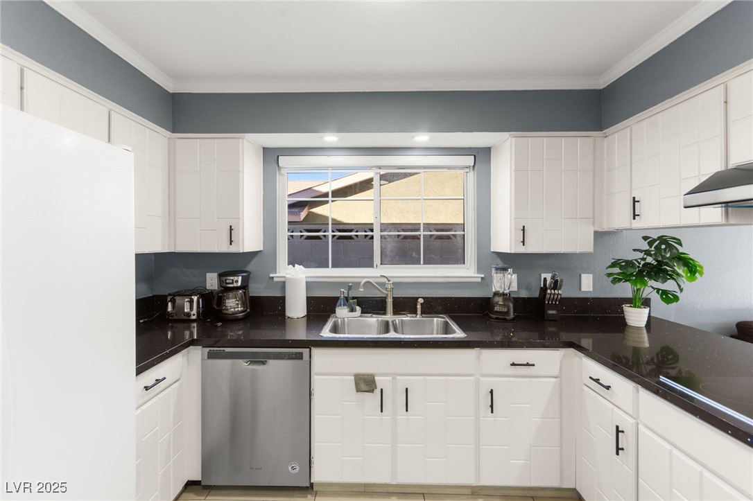 3921 Avonwood Avenue