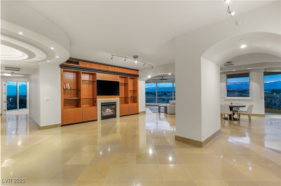 9103 Alta Drive 501