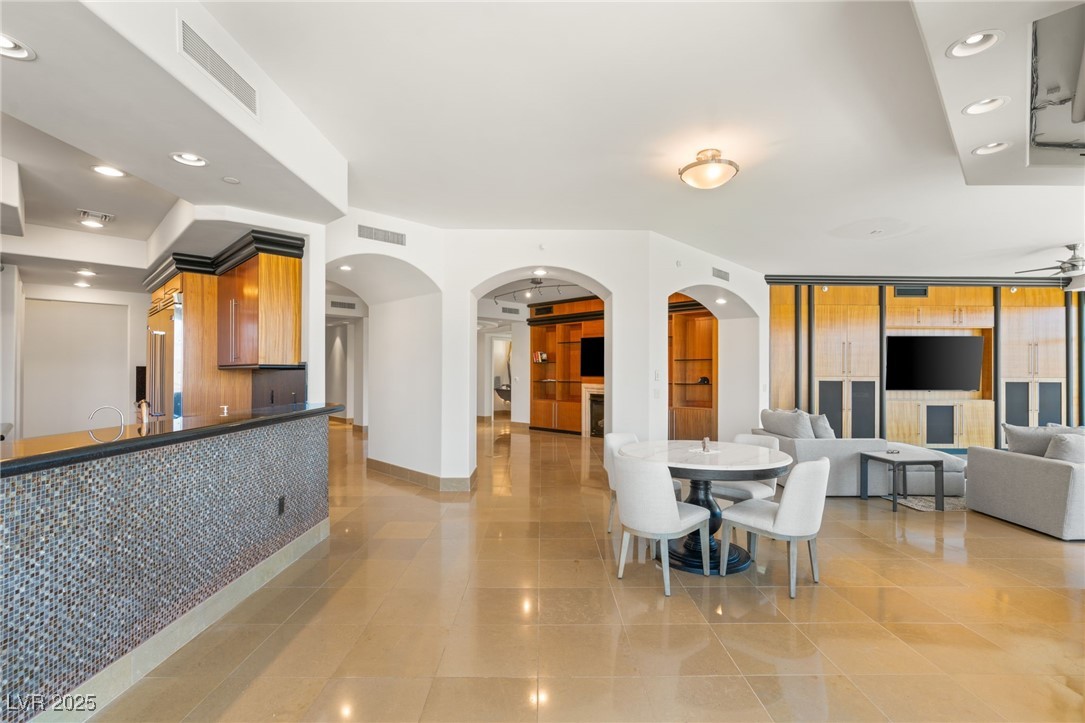 9103 Alta Drive 501