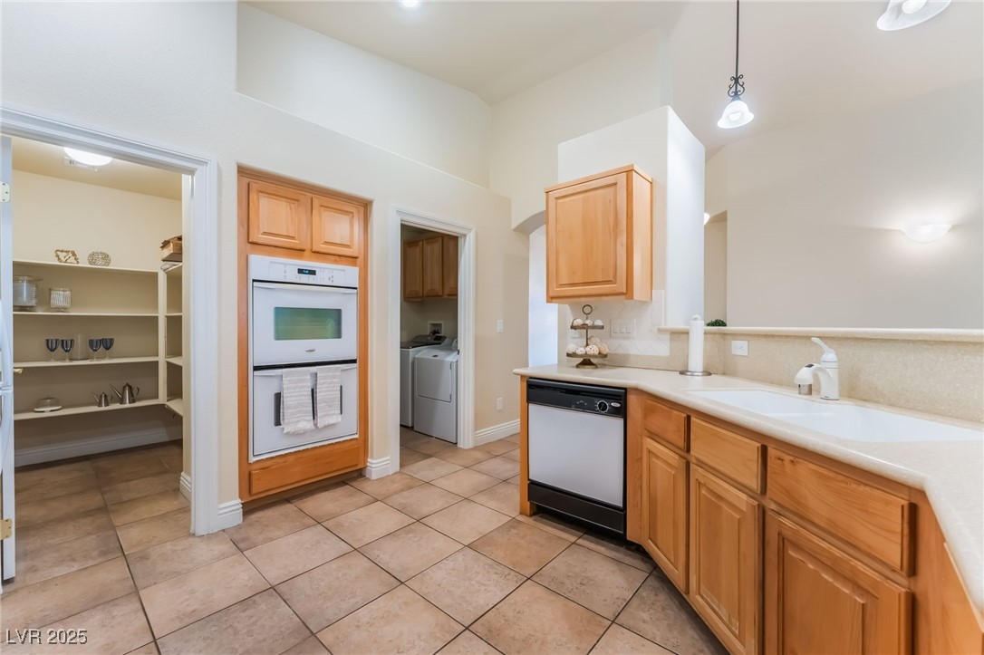 3321 Blueberry Climber Avenue