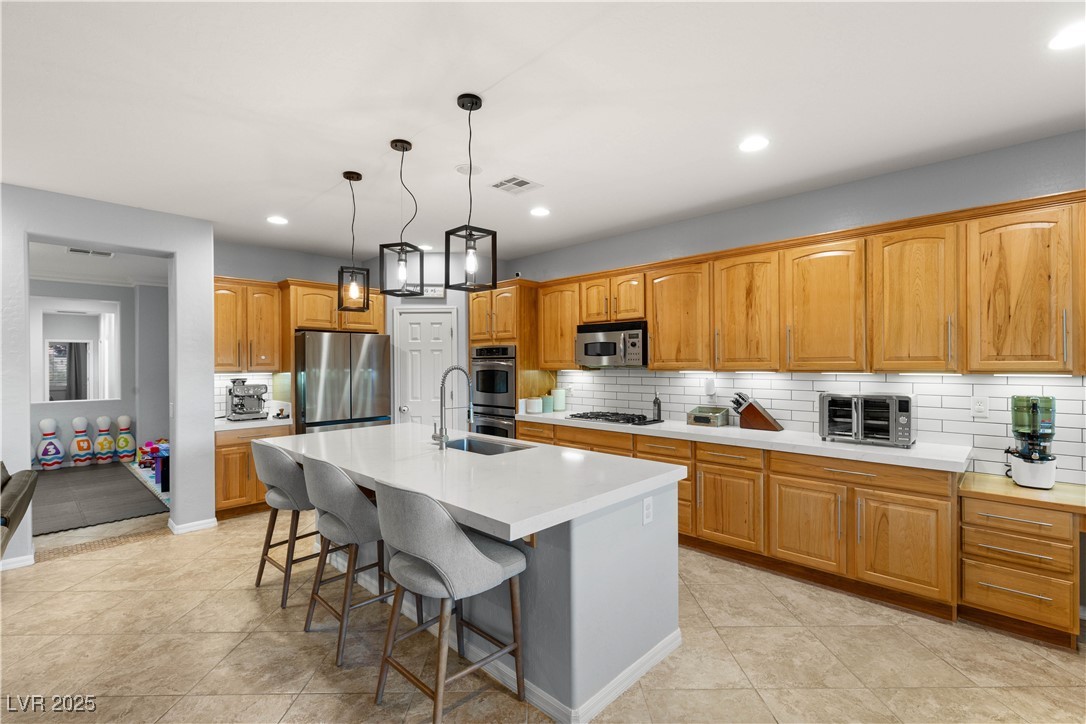 8129 Bay Colony Street