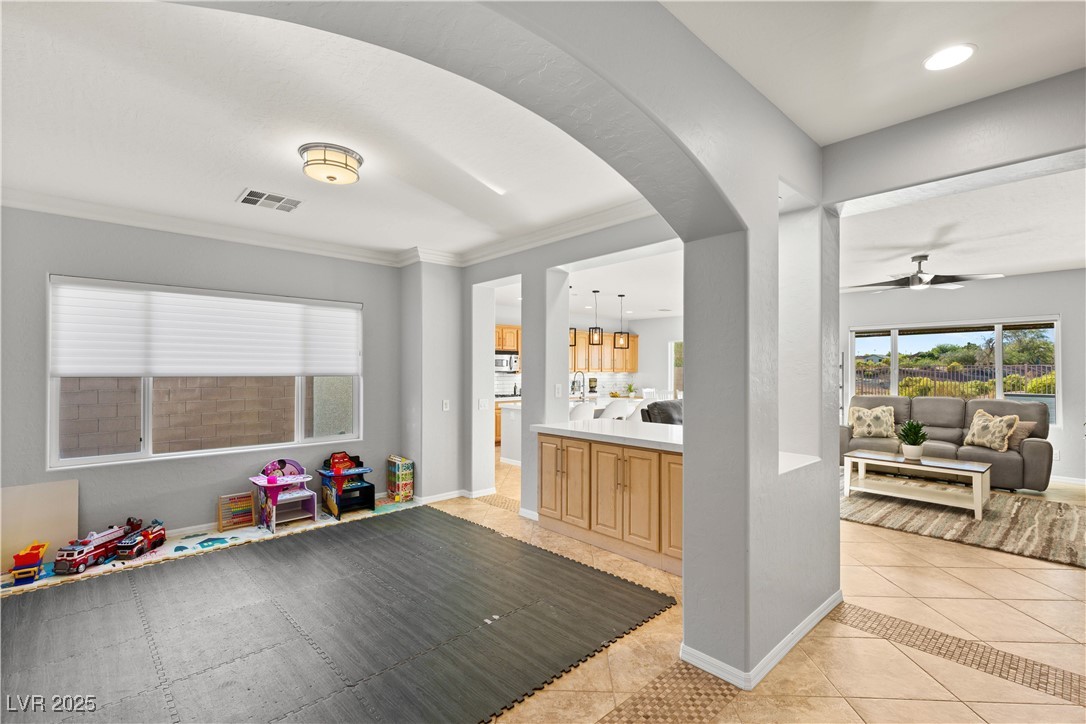 8129 Bay Colony Street