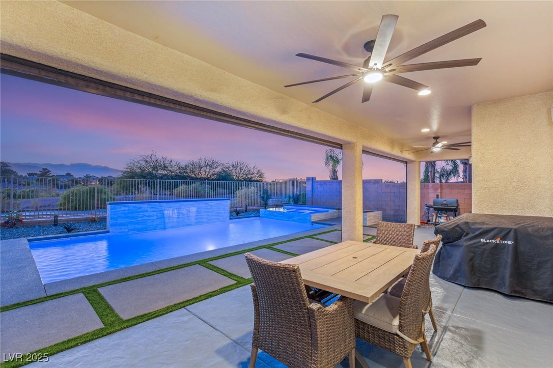 8129 Bay Colony Street