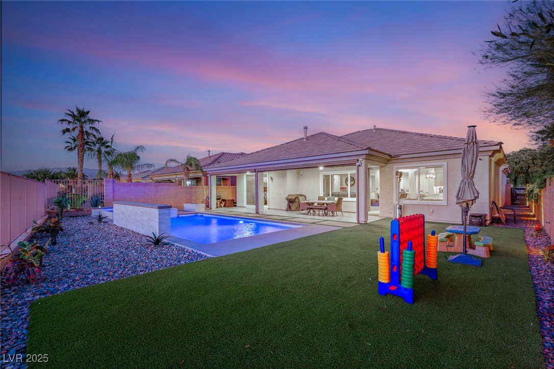 8129 Bay Colony Street