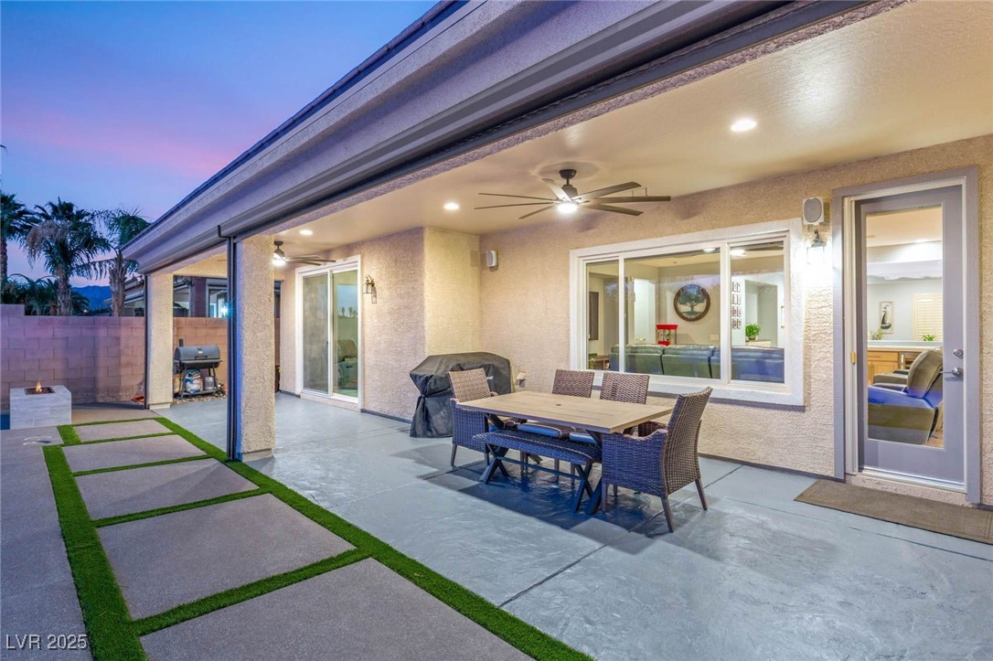 8129 Bay Colony Street