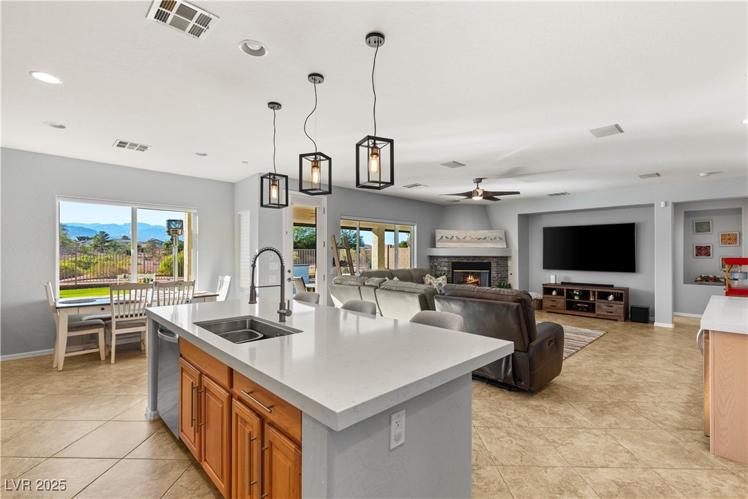 8129 Bay Colony Street