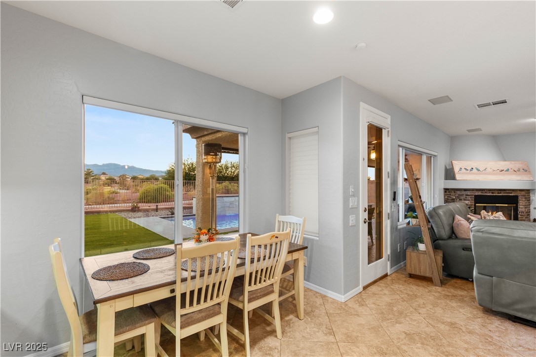 8129 Bay Colony Street