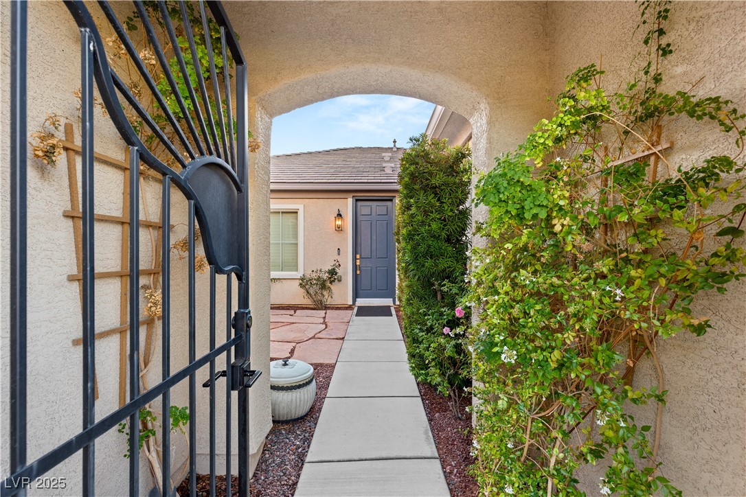 8129 Bay Colony Street