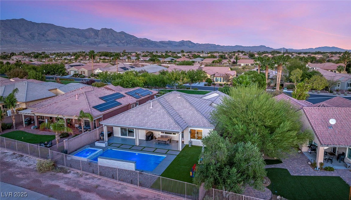 8129 Bay Colony Street