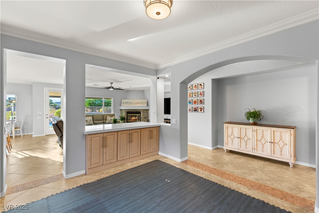 8129 Bay Colony Street