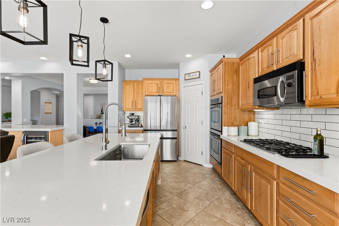 8129 Bay Colony Street