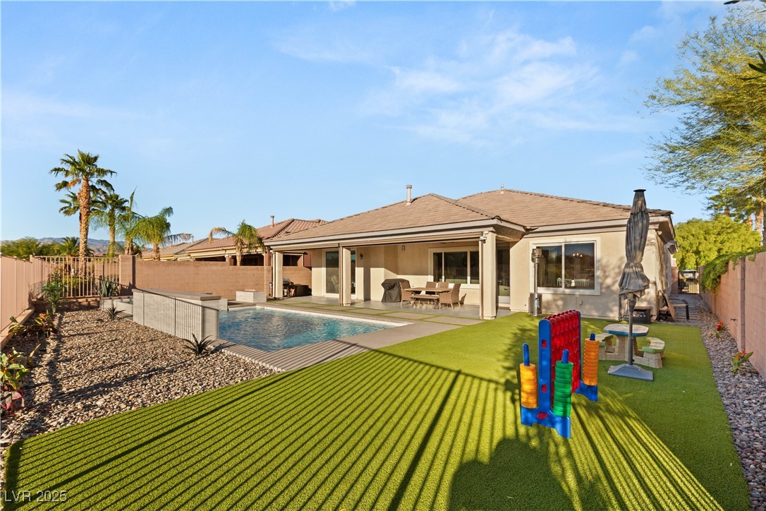 8129 Bay Colony Street