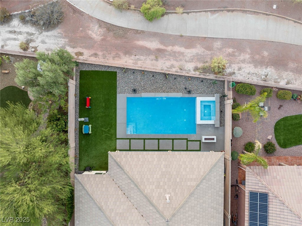 8129 Bay Colony Street