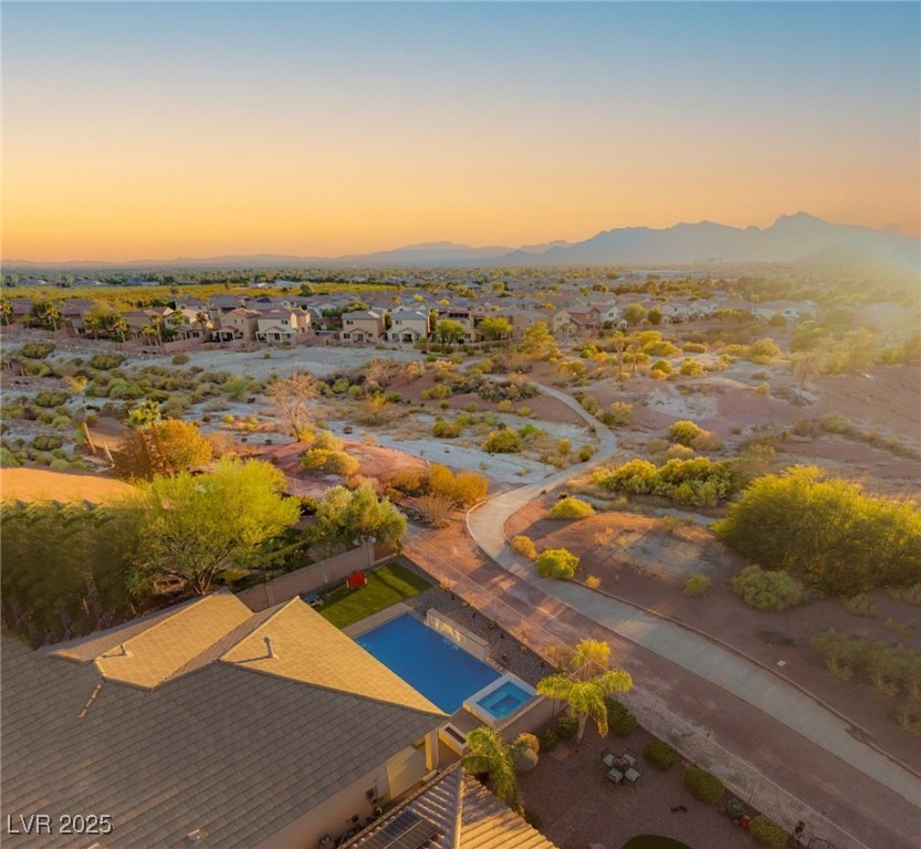 8129 Bay Colony Street