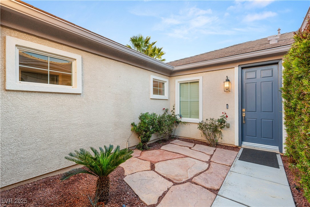 8129 Bay Colony Street