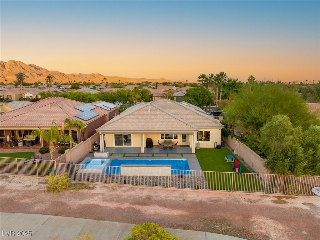 8129 Bay Colony Street