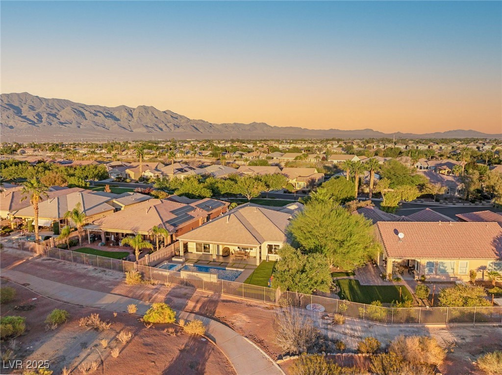 8129 Bay Colony Street