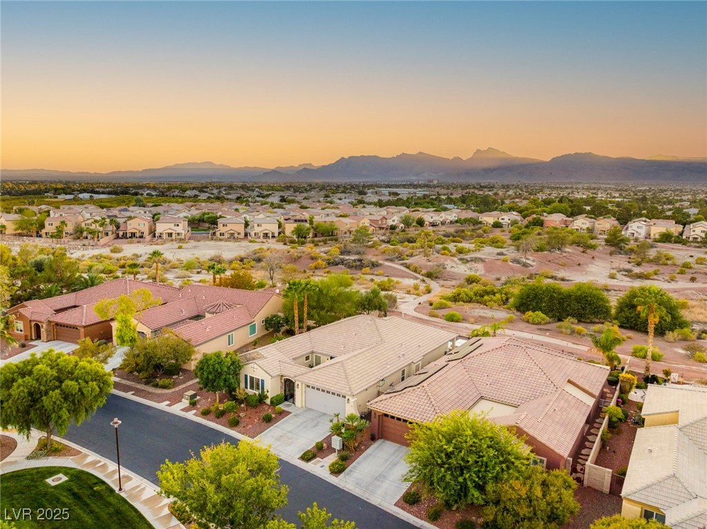 8129 Bay Colony Street