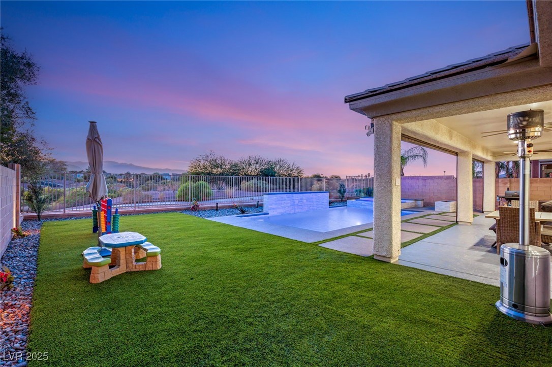 8129 Bay Colony Street