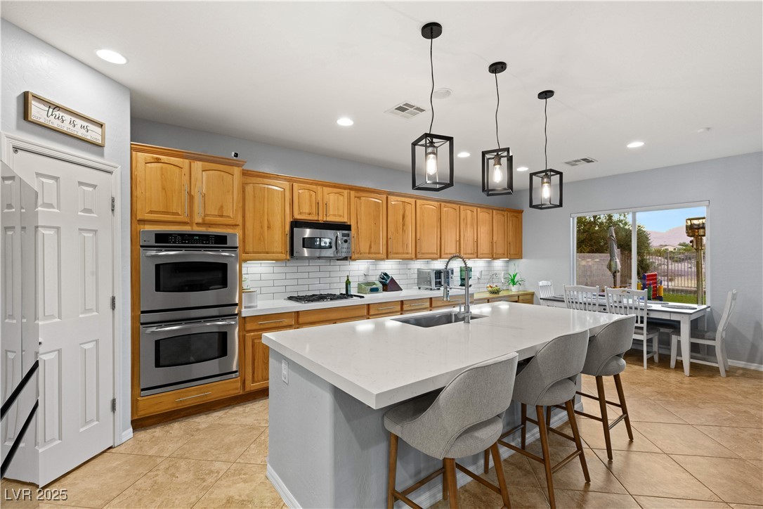 8129 Bay Colony Street