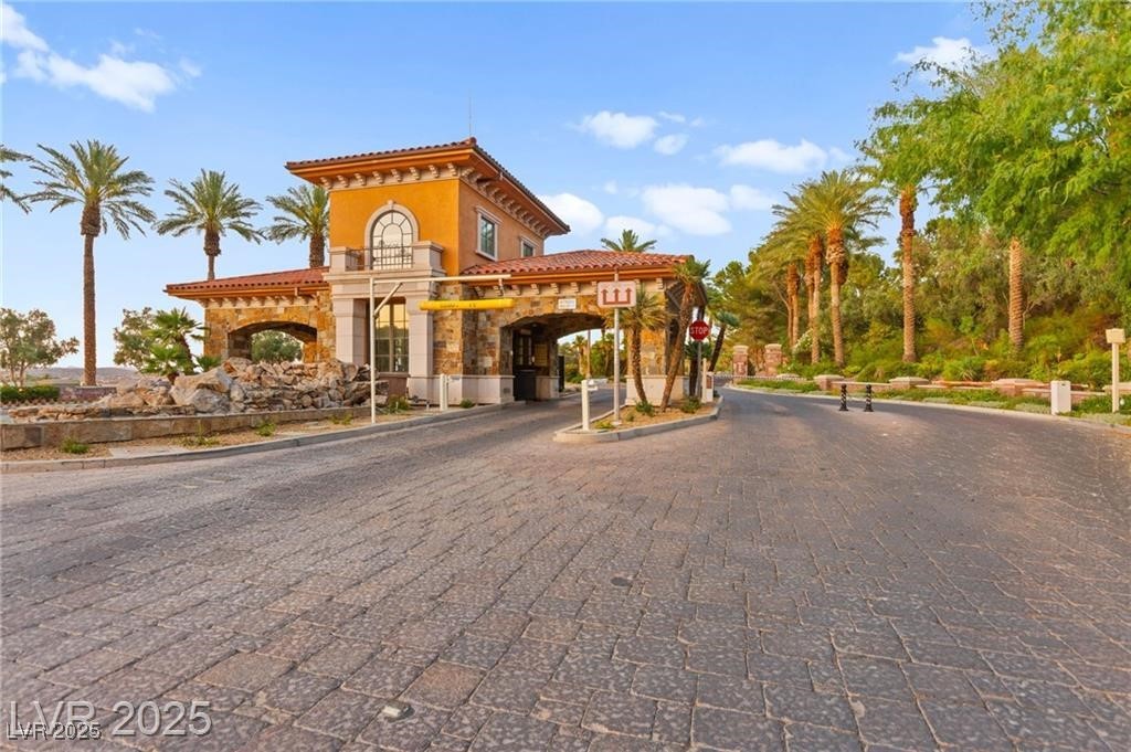 4 Via Vittorio Place