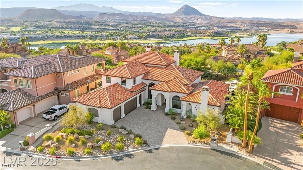 4 Via Vittorio Place