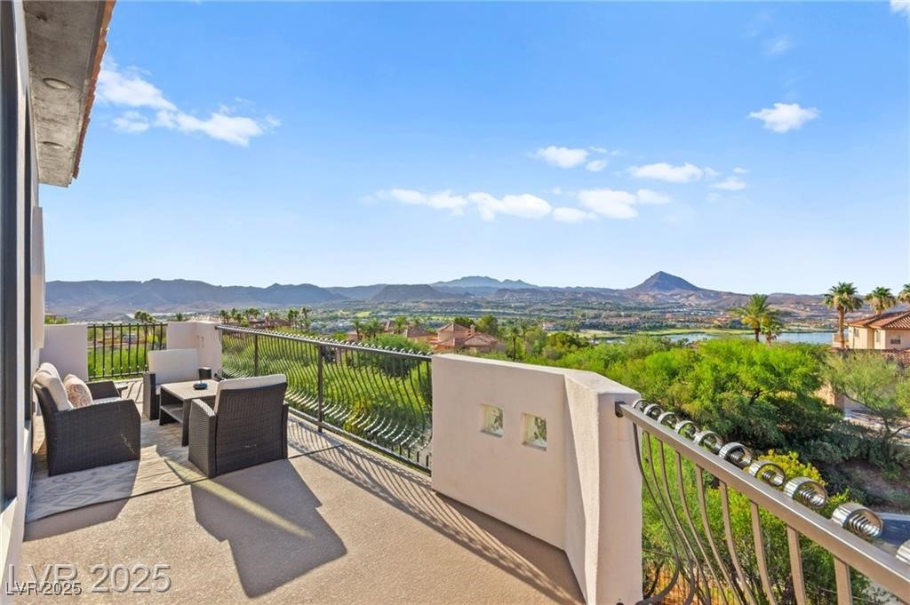 4 Via Vittorio Place