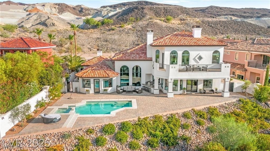 4 Via Vittorio Place