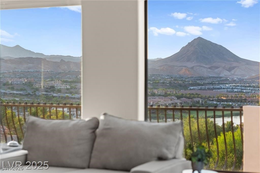 4 Via Vittorio Place