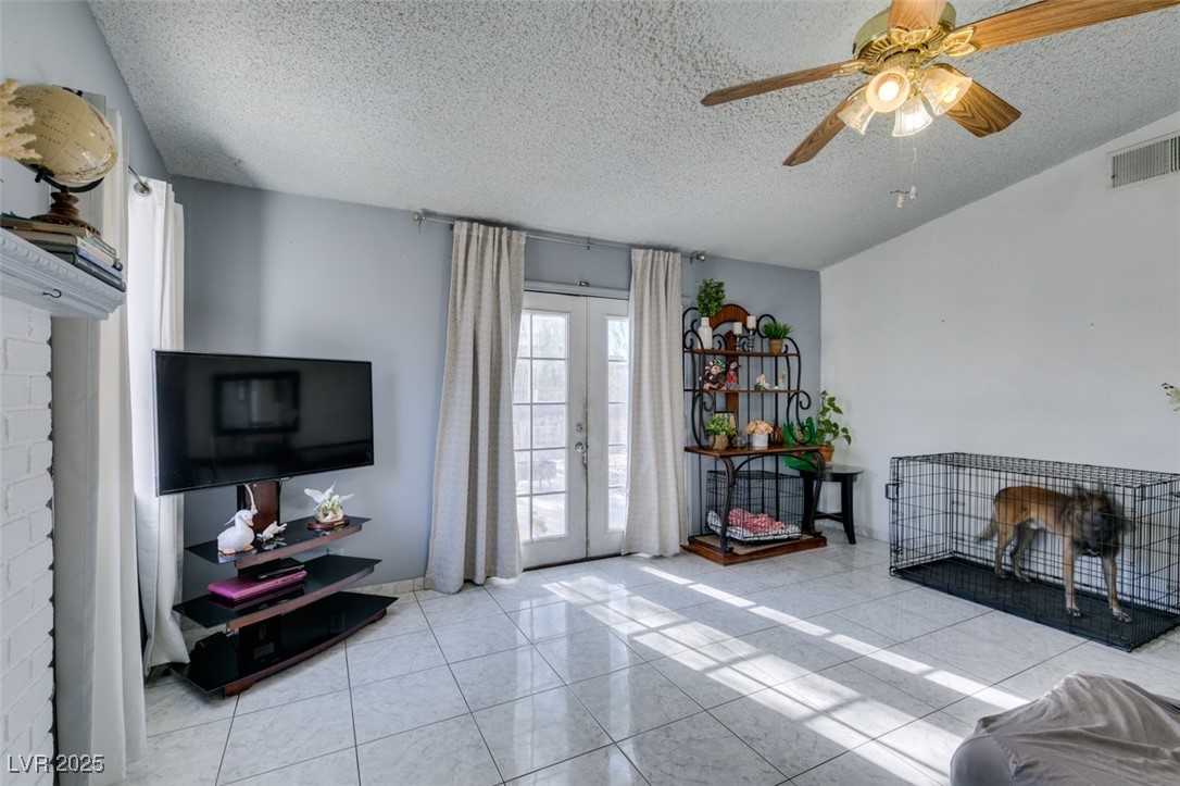 1816 North Torrey Pines Drive