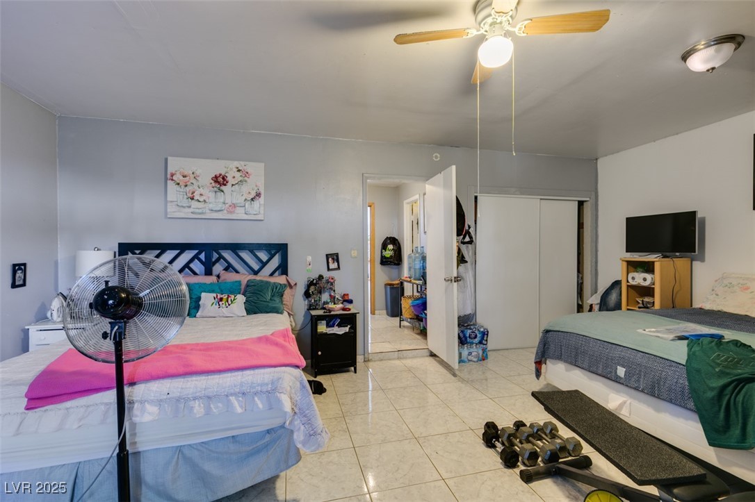 1816 North Torrey Pines Drive